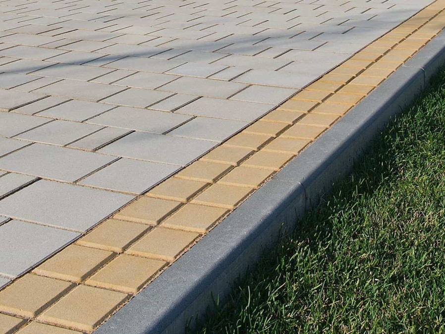 Продажа тротуарного бордюра в Коммунаре